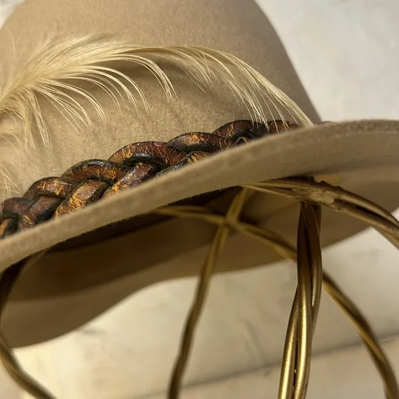 🤍🤍Vintage Wool Fedora Hat with Leather braided band🤍 - Picture 5 of 7